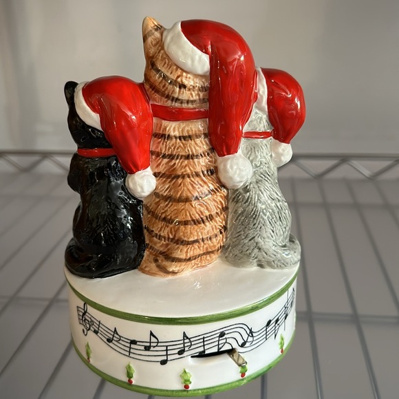 Schmid Christmas Cats Music Box - Picture 2 of 6